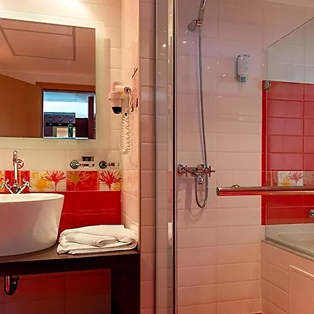 Хотел Sandy Bay 4*