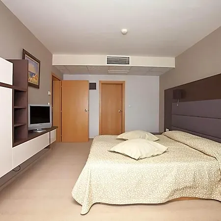 Sandy Bay 4*